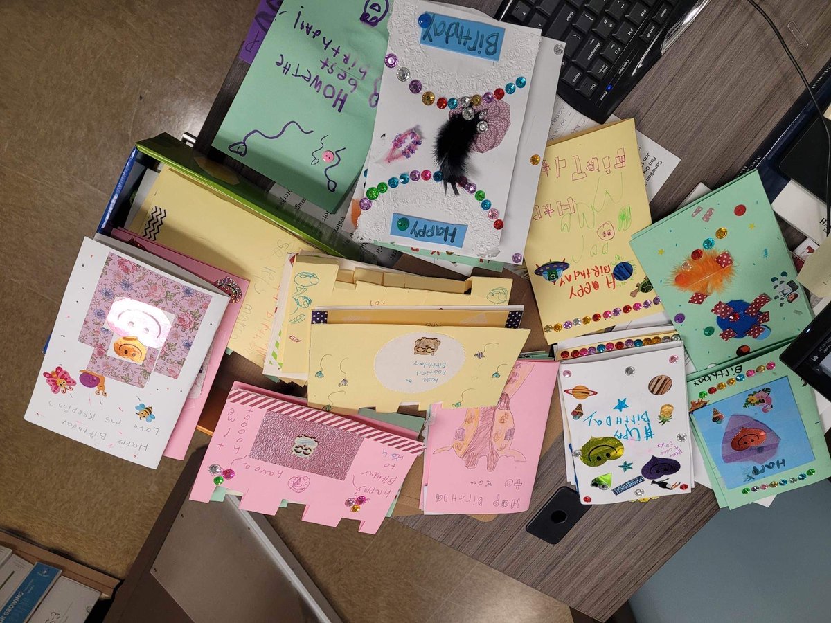 Thanks to Ms Keeping’s Grade 3 class ⁦<a href="/HTE_K4/">HTEK4</a>⁩ for the Caring Cards for Seniors ⁦<a href="/RMitchell_HTE/">Rodney Mitchell</a>⁩