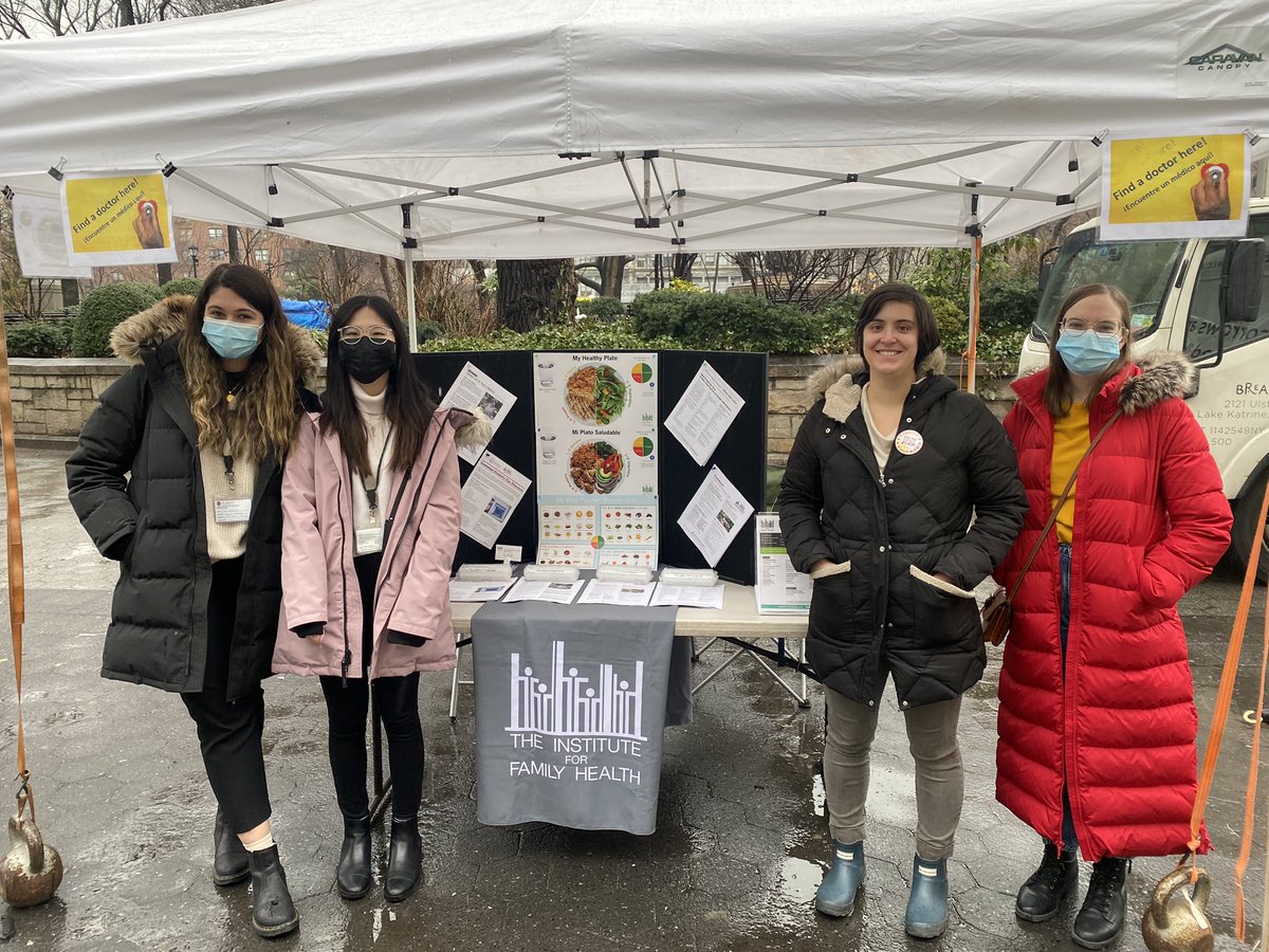 Stop by our farmers market table at Union Square to say hello, learn about nutrition, or sign up for a primary care doc if you don’t have one already- @forFamilyHealth @SinaiFamilyMed @GrowNYC @nycHealthy #primarycare #nutrition #HealthyEating #Prep