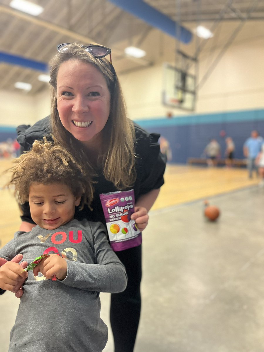 MacKidPensacola's tweet image. Excited to be handing out samples of Koochikoo lollipops, the world's first organic, no sugar, gluten free candies!
Use coupon code KCKMK2023 for 20% off your 1st purchase through Amazon. 
#ad #mackid #macaronikid #certifikid #Koochikoo #TickleYourTastebuds #No2Sugar