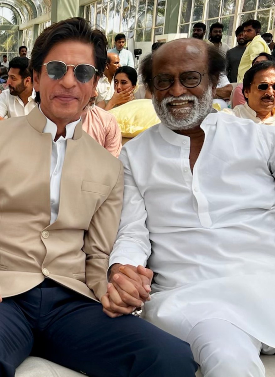 RajiniSRKFan's tweet photo. @theeejay @rajinikanth @NimmaShivanna @Mohanlal @Mee_Sunil 😍😍😍😍 https://t.co/W7rM9DNwL7