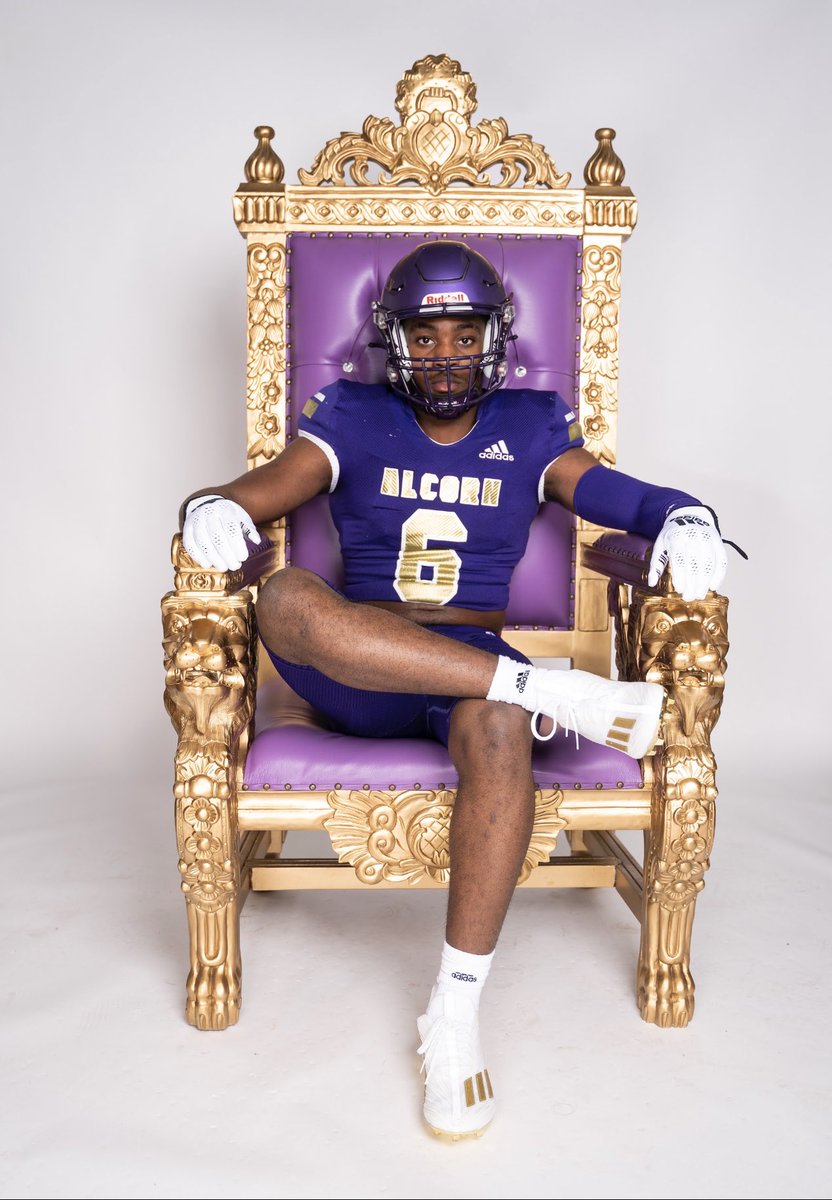 omarblakes's tweet photo. Brave Nation💜💛 https://t.co/RZN942Oggx