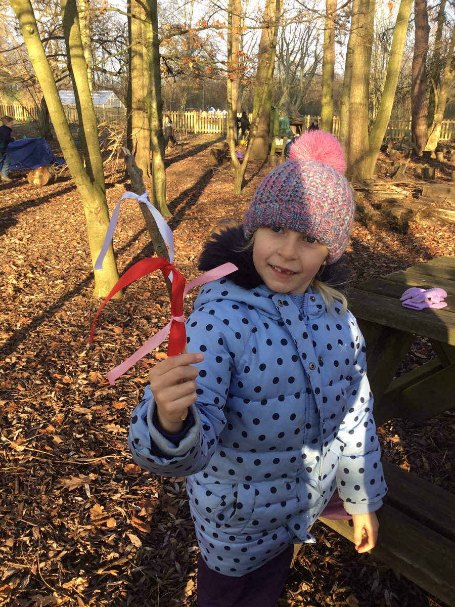 lordderamores's tweet photo. Year 2 have been thinking about their explorers topic in the forest. They have built dens to keep explorers warm and dry and, today, they whittled sticks and tied knots with ribbon to make an explorers flag. #LDForest #LDGeog #LDHist 🌳🪵⛺️🏳️ https://t.co/wivDkbFeLS