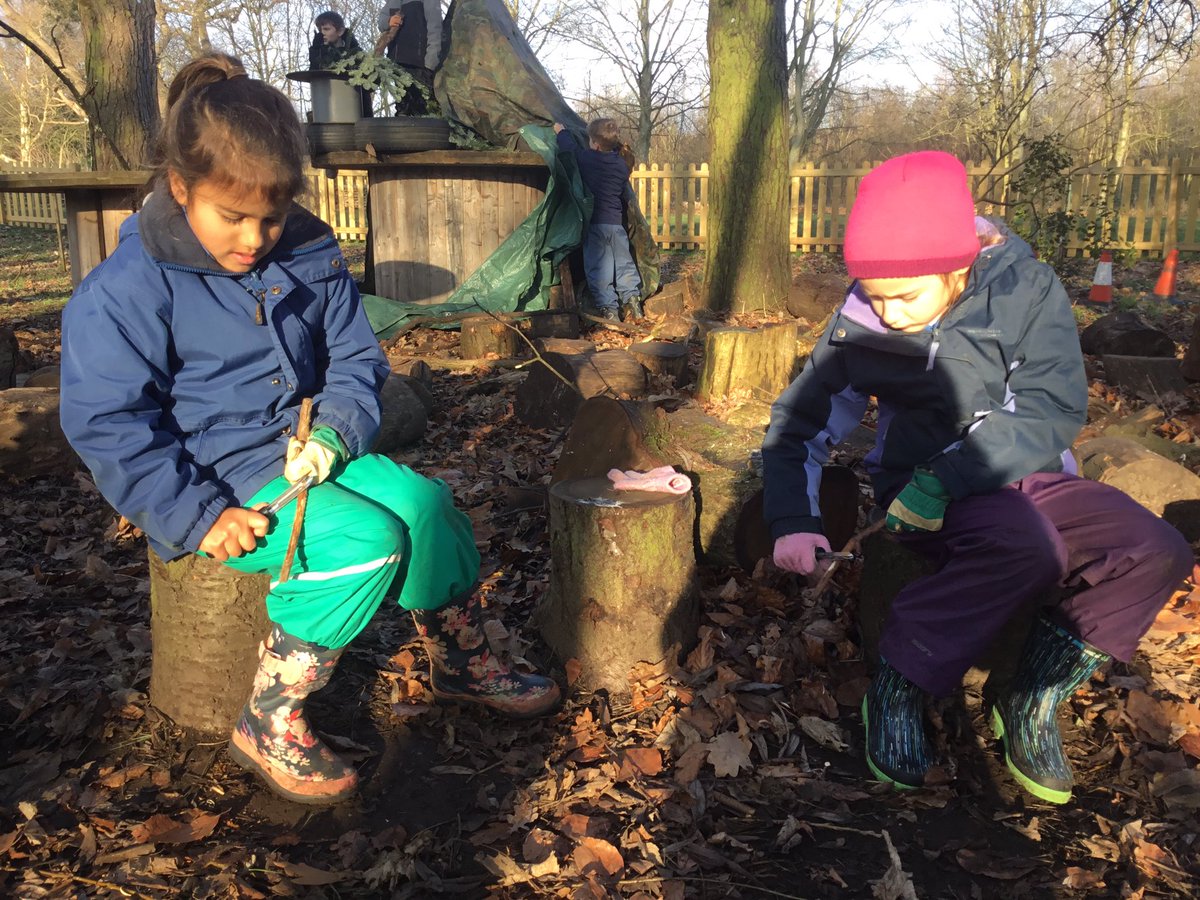 lordderamores's tweet photo. Year 2 have been thinking about their explorers topic in the forest. They have built dens to keep explorers warm and dry and, today, they whittled sticks and tied knots with ribbon to make an explorers flag. #LDForest #LDGeog #LDHist 🌳🪵⛺️🏳️ https://t.co/wivDkbFeLS