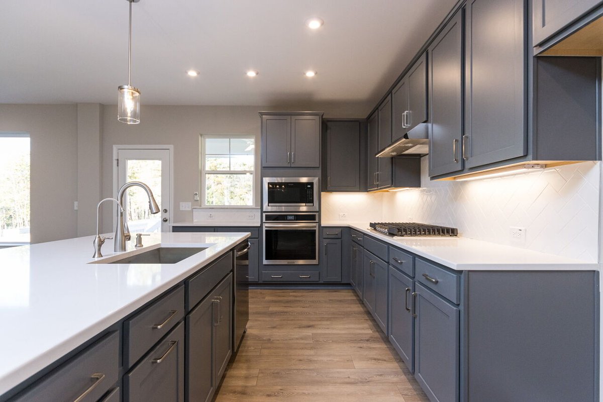DavidWeekley's tweet photo. Start your day in the superb comforts of The Careywood new home in Chatham Park. This beautiful place is ready for you to make your own at https://t.co/DVUOdDV484.
#raleigh #davidweekley #newhome #newbuild #pittsboronc #pittsboro #raleighnc #ncrealestate  #raleighhomesforsale https://t.co/HCtMCahIZQ