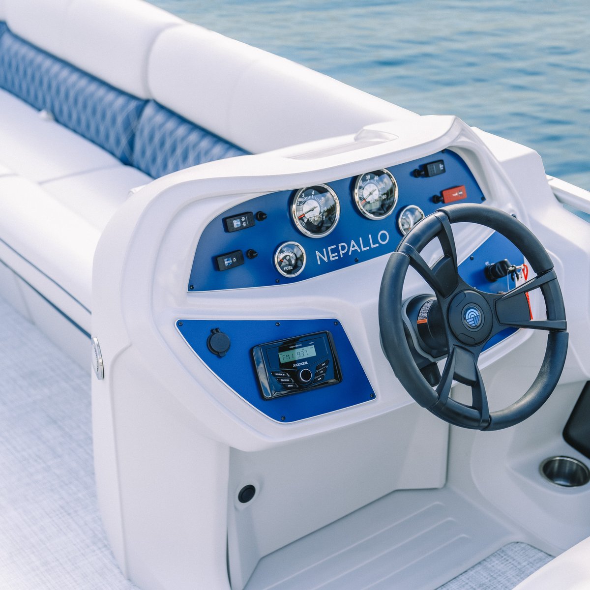 NepalloPontoon's tweet photo. tag ur boat captain https://t.co/Y5tTmZonEa