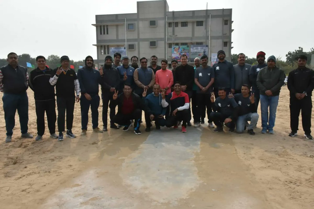 ईसीबी में शरू हुआ खेलों का महाकुंभ, हुआ तीन दिवसीय स्पोर्ट्स इवेंट 'आह्वान' का रंगारंग आगाज, आह्वान में 600 से ज्यादा की रहेगी भागीदारी

*अतिरिक्त पुलिस अधीक्षक अमित बुडानिया ने किया उद्धघाटन, कहा खेल डर और असफलता से लड़ना सिखाता है