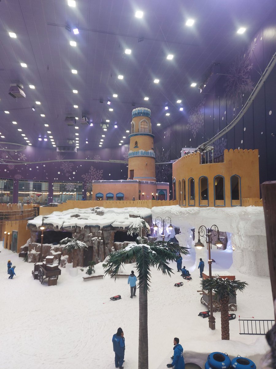 soharmoon33's tweet photo. سنو عمان ❄️
تجربة جميلة 😊👍 https://t.co/GXMug7J41s
