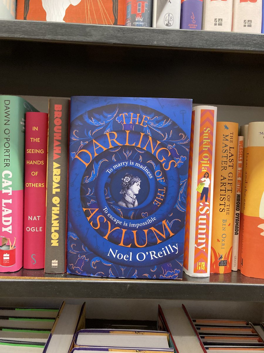 What’s this in Waterstones Sheffield? Oh it’s #TheDarlingsoftheAsylum published by ⁦<a href="/HarperCollins/">HarperCollins</a>⁩