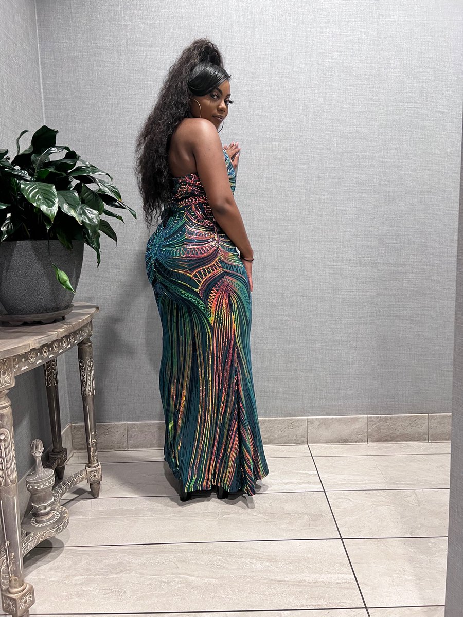 _marilynmonaee's tweet photo. BIG THREAT 💚💜

#MonaeMonroe 
#TwitterPhoto https://t.co/pARucwjrEH