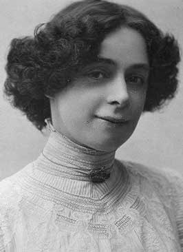 THEUKEA's tweet photo. Happy Birthday Bess Houdini! ❤️ #BessHoudini #Houdini https://t.co/QI8iP0rENb
