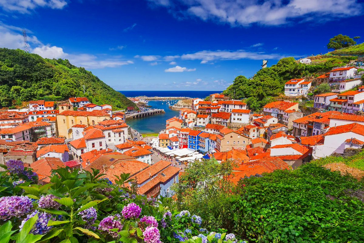 _LOVELYSPAIN_'s tweet photo. How magical can a place be?

Cudillero, Asturias https://t.co/rIzhpx82iW
