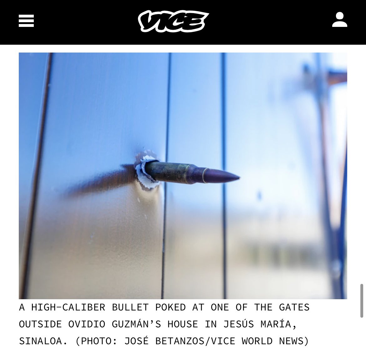 hodgetwins's tweet image. Did the reporter put the unfired bullet in that hole for the pic? C’mon 🤣