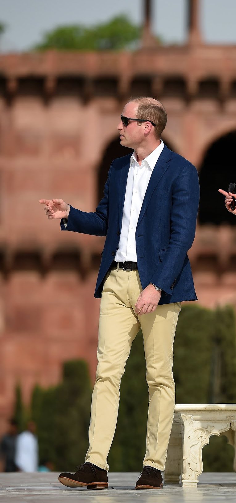 Canellecitadelle on X Prince William was in school college then he went to St Andrews. After graduation he joined sandhurst began 7 years of full time military service before joining the