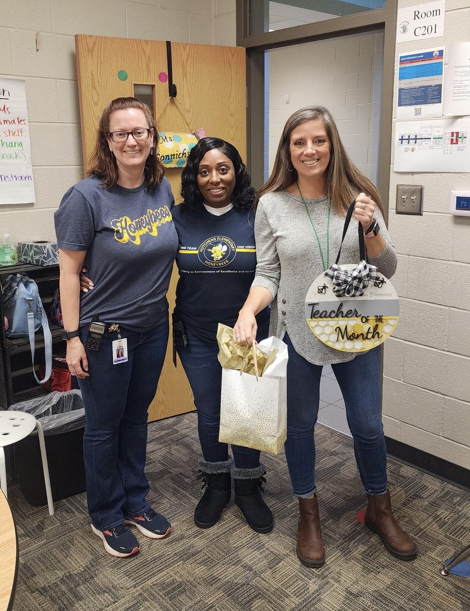 Congratulations to our staff member of the month, Ms. McKinney, and our teacher of the month, Mrs. Sonnichsen! 🎉👏
#honeybeestrong
#pcsdstrong