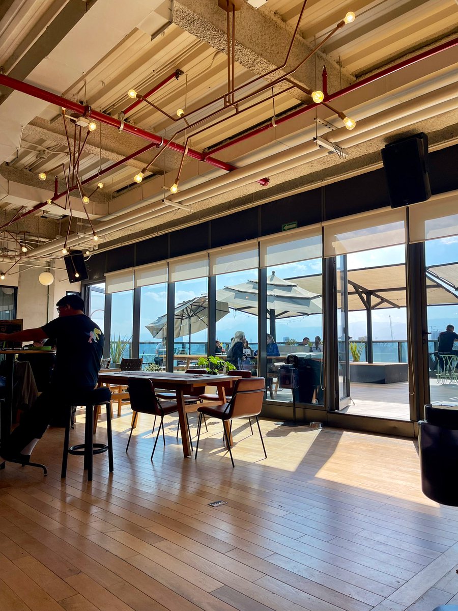 aishalyn's tweet photo. working remotely is pretty cool, like look at this wework?? https://t.co/fLs2q3OTgt