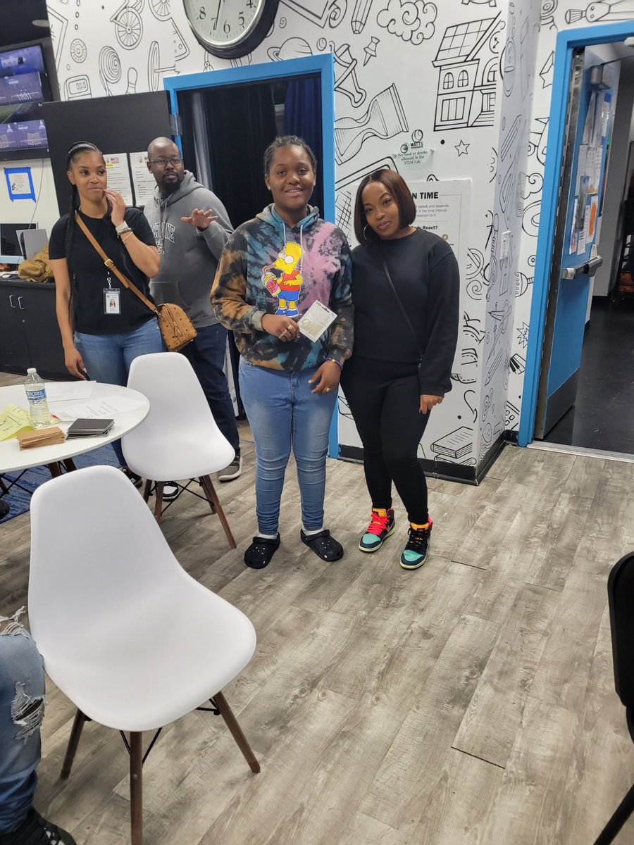 therealjihanj's tweet photo. Students learned about their options for learning after high school, careers in gaming and esports and the importance of community in this space! Giving access to HUD communities is the missionโฆ San Diego is next! Nationals will occur in the summer! #beatbotics #esports https://t.co/YNy4IiaeM5