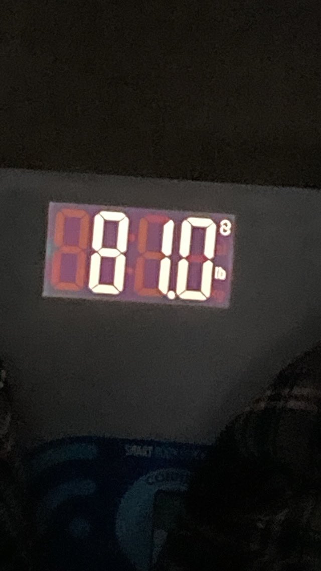 Zack00069's tweet photo. IM 81 POUNDS?! https://t.co/jN0qNRbUfL