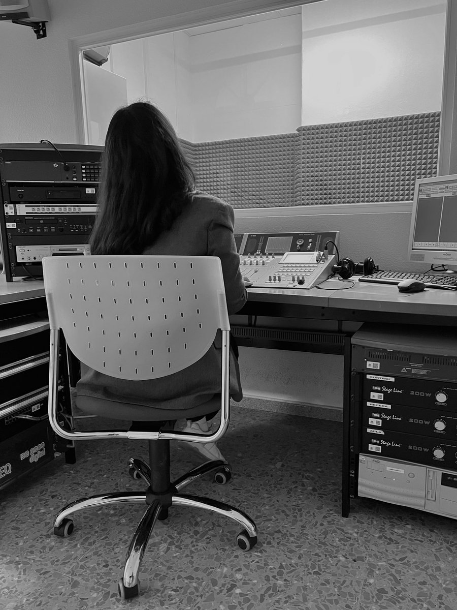 MasterMOSM's tweet image. ¿No sabes qué hacer con tu vida? Pues la segunda grabación del podcast MOSM está en camino y con la colaboración de un exmosmer #FamiliaMOSM