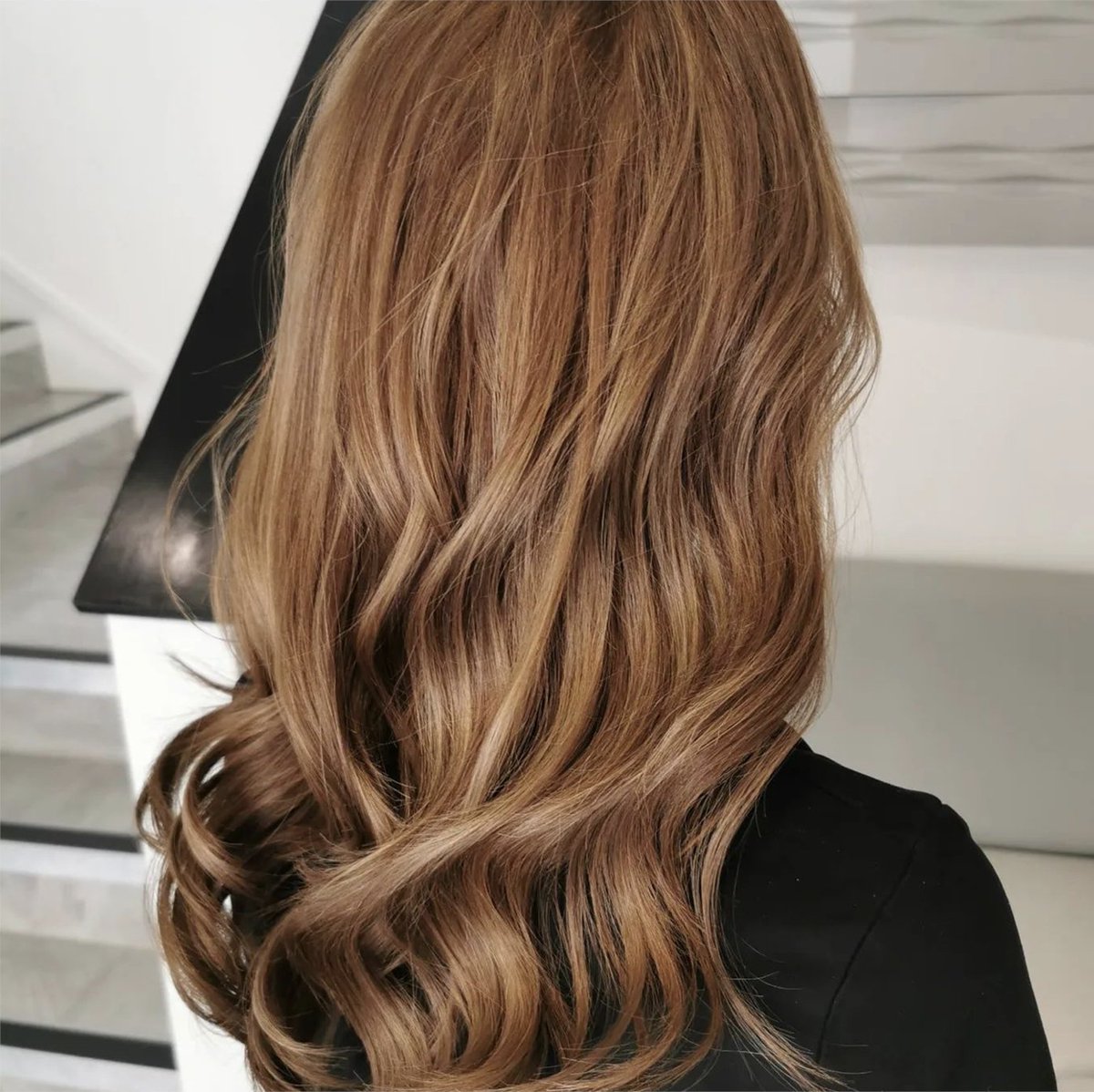 JakataSalon's tweet image. Neutral and Natural by Matt 🤍🤎

Hayley has been on a health hair journey which gave Matt a lovely natural base to work with.  For her wedding we she wanted to add length and thickness so he added not one but two packs of Beauty Works Online #nanoextensions