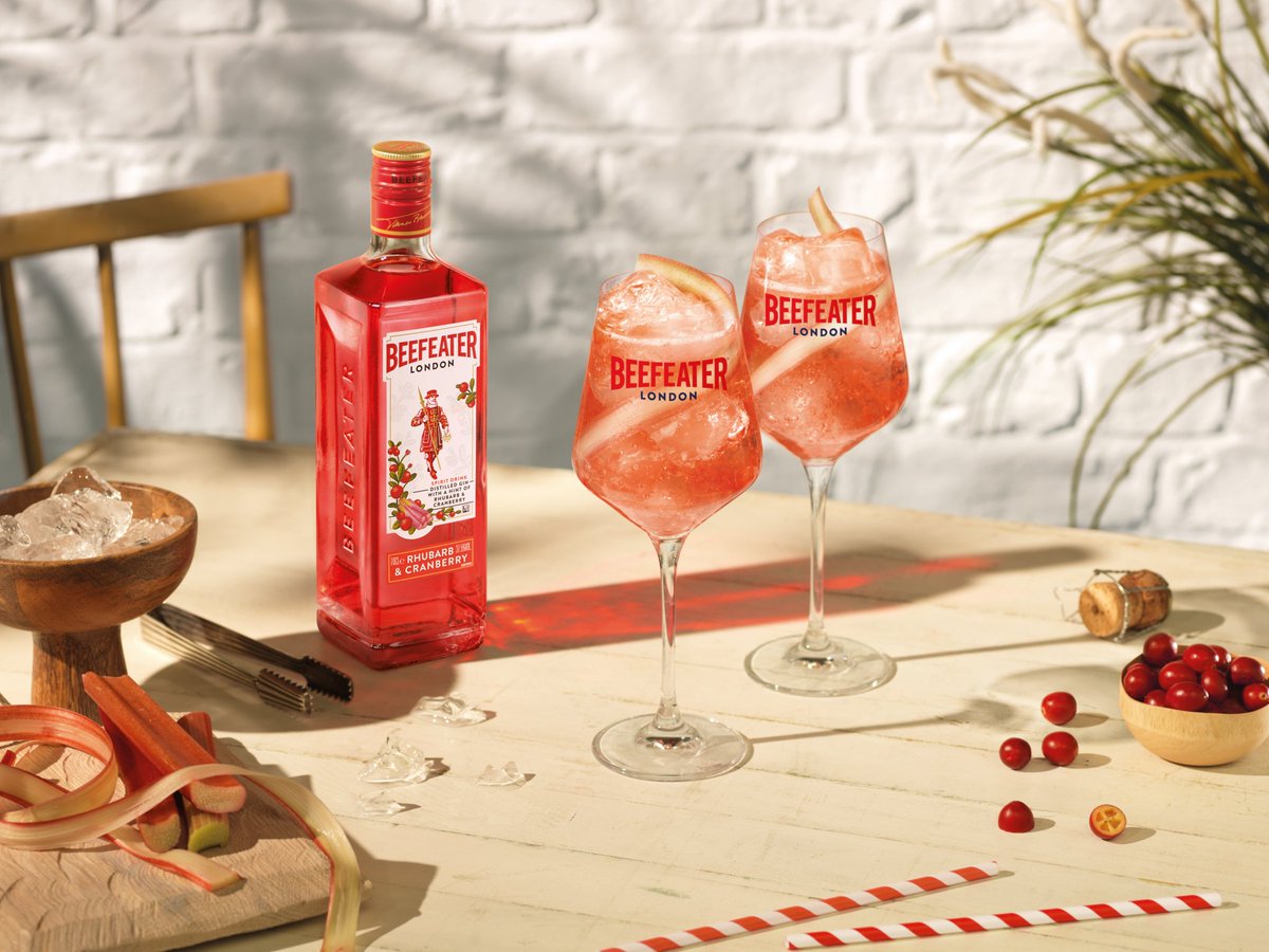 In celebration of #NationalRhubarbDay we’re giving you the chance to win a bottle of our latest flavour: Beefeater Rhubarb &amp; Cranberry 🍹

TO WIN:
👉 Retweet this post
👉 Comment below using #TheSpiritOfLondon 

18+ UK only. T&amp;Cs apply.