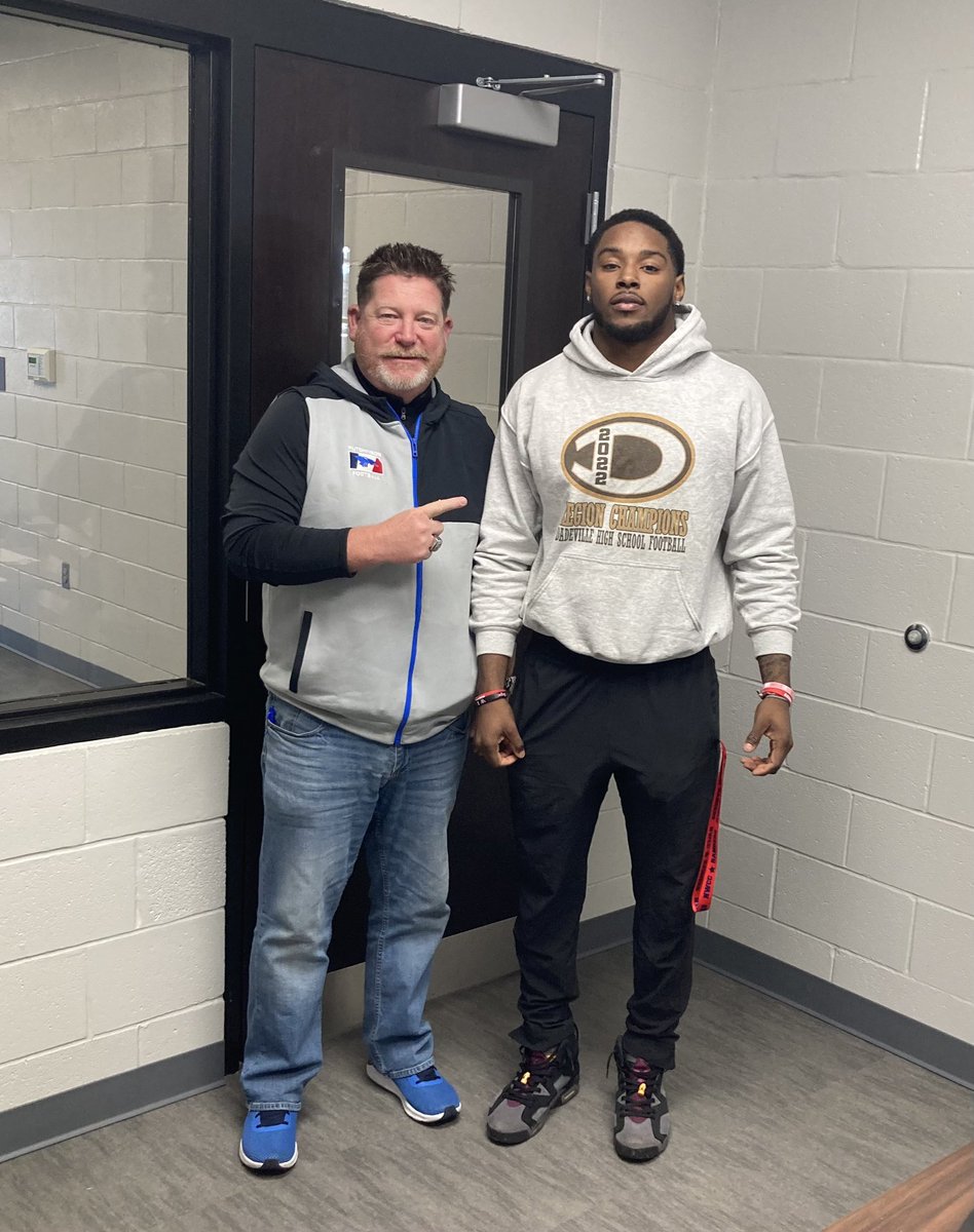 Avontae Wilson (@vontae_wilson) on Twitter photo Had a great visit with hutch today <a href="/BallcoachKrause/">Andy Krause</a> <a href="/AlPopsFootball/">๐๐ ๐๐จ๐ฉ๐ฌ</a> <a href="/henryzimmer/">Henry Zimmer</a> <a href="/CalebBrooks22/">Caleb</a> @DadevilleFootb1 Had a great visit with hutch today <a href="/BallcoachKrause/">Andy Krause</a> <a href="/AlPopsFootball/">๐๐ ๐๐จ๐ฉ๐ฌ</a> <a href="/henryzimmer/">Henry Zimmer</a> <a href="/CalebBrooks22/">Caleb</a> @DadevilleFootb1
