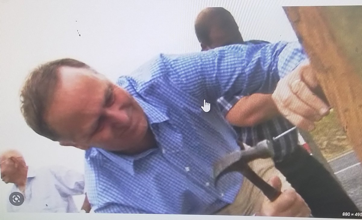 DelphiHector's tweet image. They love Don Brash. National has the 1 %ers. They can't put up #3waters signs fast enough. Te Āti Awa Nanny says Winnie should have gone fencing instead of chasing oligarch yachts in Waitohi #climatecrisis these fullas a bit #koretake