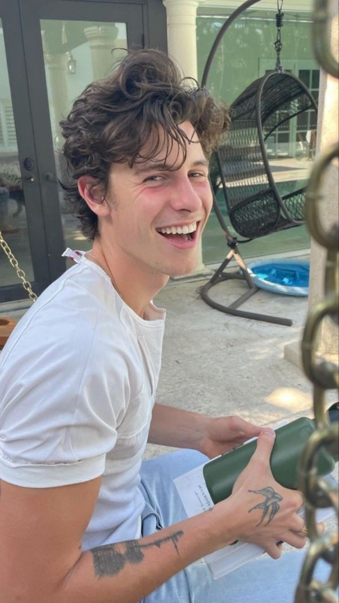 ccsdivinas's tweet photo. shawn mendes https://t.co/BlsRlOzubu