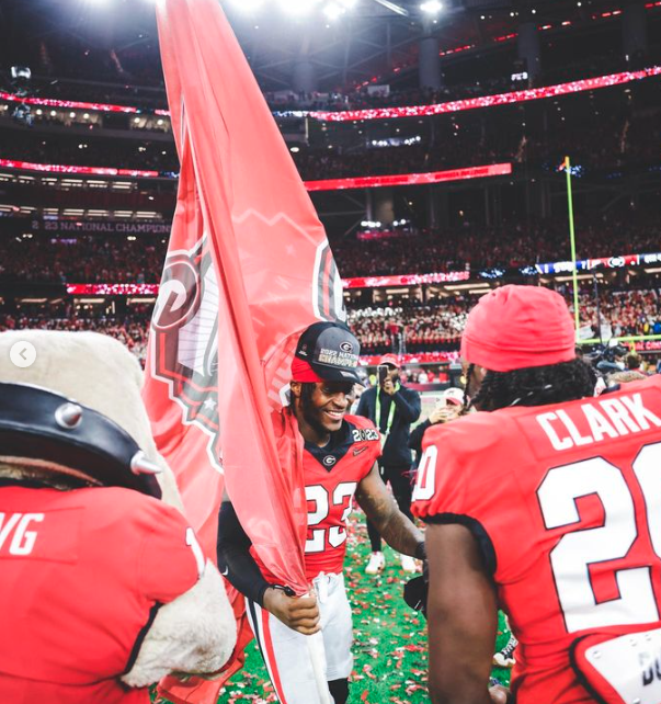 Athens NIL Club 🐶 tweet media