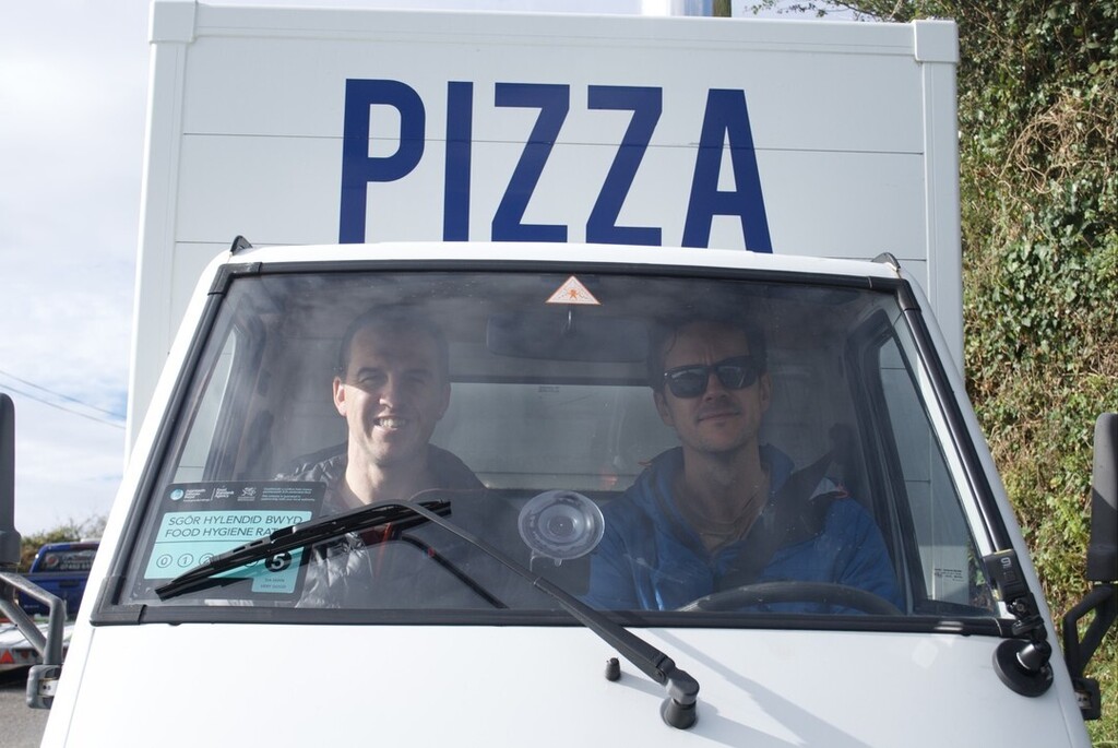 pizzaboysadv's tweet image. 📺 Nos Lun - 30/01/23 - 20:25 - @s4c 

Mae Bois y Pizza nôl mewn pryd ar gyfer Pencampwriaeth y Chwe Gwlad!

The boys are back on the box next week. Tune in Monday night for pizza, puns and culinary delights. 

#pizzaboys #chwegwlad #pizza #sixnations… instagr.am/p/CnxWBWeIL2P/