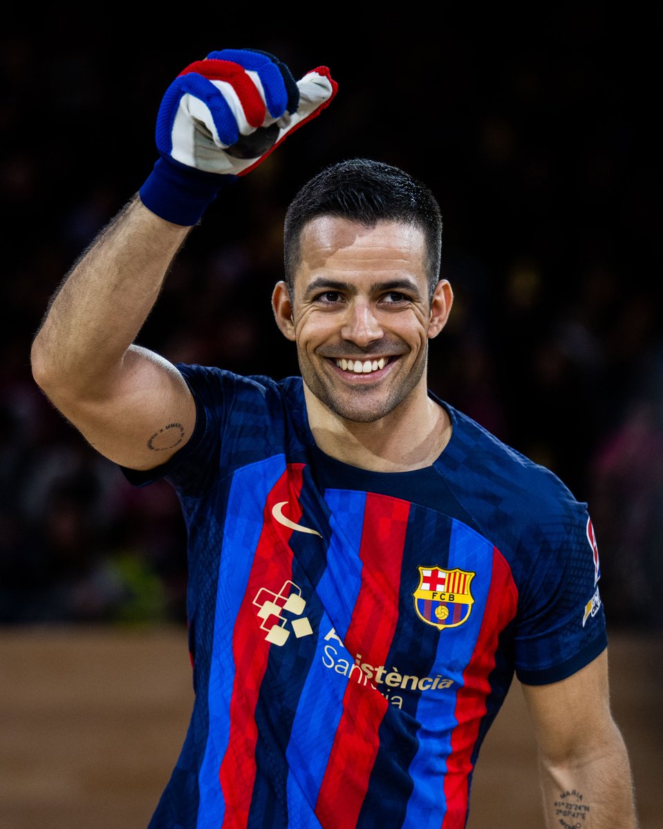 joao9rodrigues's tweet photo. 🔜 Champions League 👍🏼😃 #fcbhoquei #fcbarcelona #championsleague #hoquei https://t.co/CyULLNqZ4f