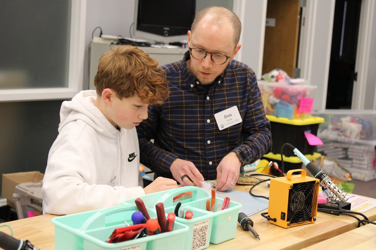 replayforkids's tweet image. Photos from our workshop this weekend with folks from @jewishcleveland! Snowy weather wouldn&apos;t stop these volunteers!