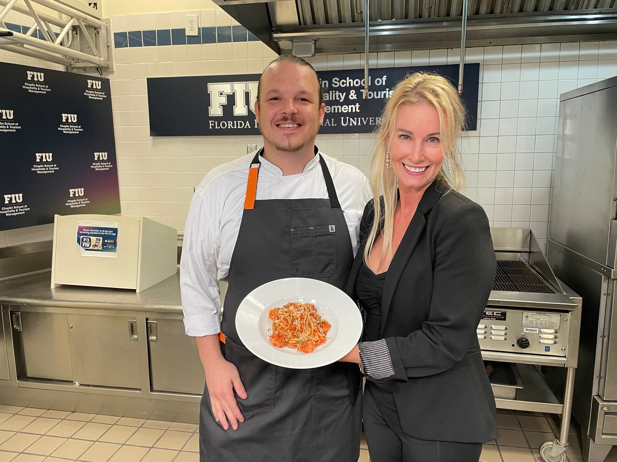 CamillusHouse's tweet photo. There's some tastiness going on in the #CHEFChallenge kitchen! Together with families over zoom, Chef @brad_kilgore made spicy Linguine Shrimp Diavolo & now you can too!
Follow recipe below: https://t.co/W1ugJlwv4g
Sponsored by @GetGlobalPro and @FIUHospitality #CamillusCares https://t.co/hogoPWW880