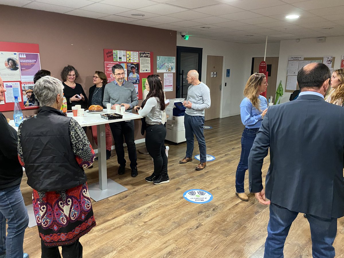 🙏 Merci aux employeurs présents ce soir aux vœux de l’agence #poleemploi  de #digne #sisteron. Un moment de convivialité et d’échanges pour améliorer nos pratiques de #recrutements et la satisfaction de nos usagers 👍👏@sandrinejacobPE <a href="/NathalieWebert/">nathalie webert</a> <a href="/CarolineLH04/">Caroline Le Hay</a> <a href="/Manumaguire/">Emmanuelle Maguire</a>