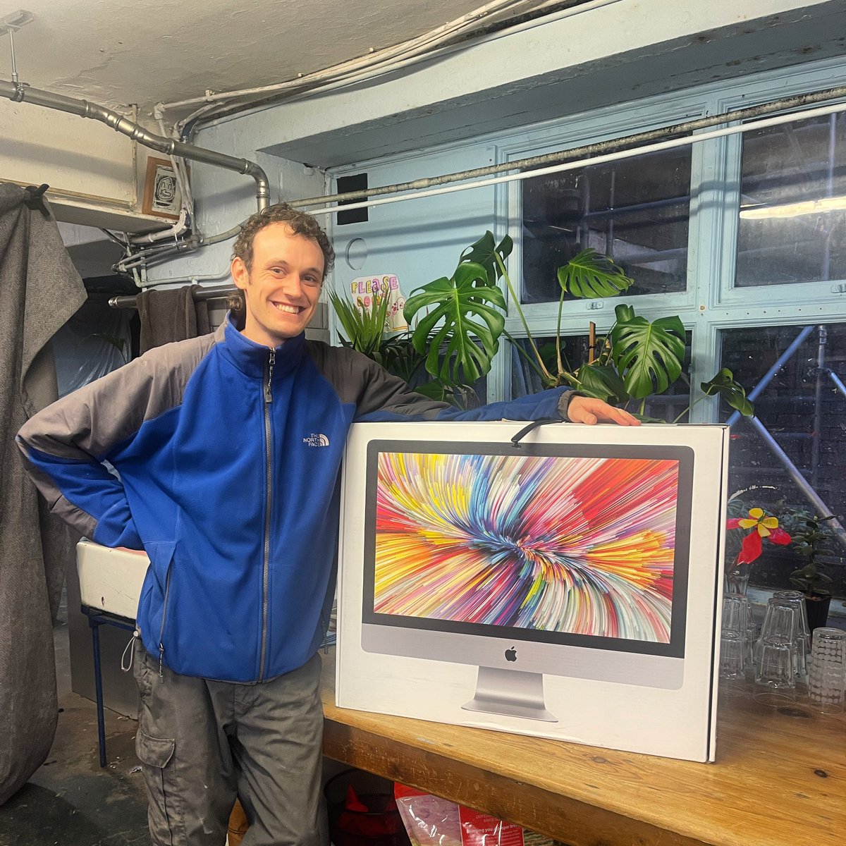Massive thank you to @DreamingFish for donating this iMac to MAP Charity 😍 🖥️

The iMac will be homed in MAP Charity’s coworking space and will be used by artists that are working with MAP’s young people ❤️