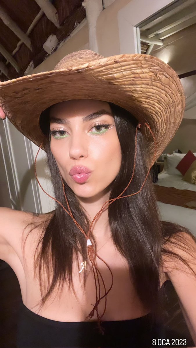 cilgincicekler's tweet photo. Aley😍
#aleynasolaker https://t.co/0lOjqkQq8F