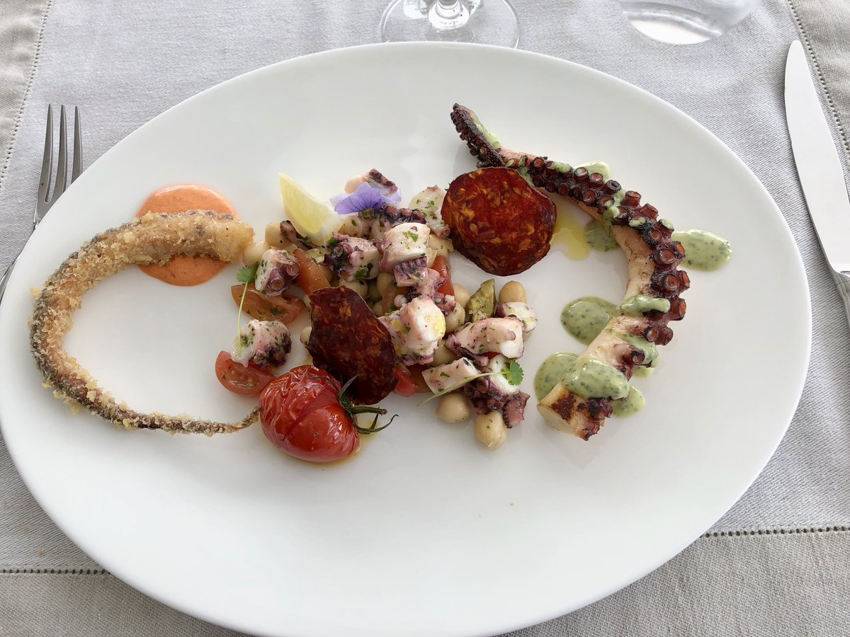 Bon Appétit ! Here's a dish to get your mouthwatering this Monday...

Octopus cooked in different ways 
Chickpeas
Chorizo
Olives
Tomatoes

#Yachting #YachtChef #YachtParty #Octopus #Culinary #LuxuryTravel #Luxury #Yachts #AllYachtsWorldwide