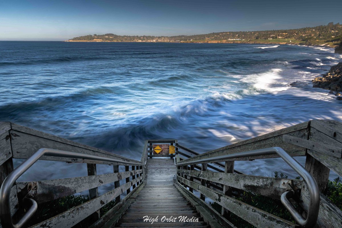 King low and high tides at Carmel Beach Jan 20 and Jan 21. That's about a 300 foot difference!

#carmel #california #kingtides #photography