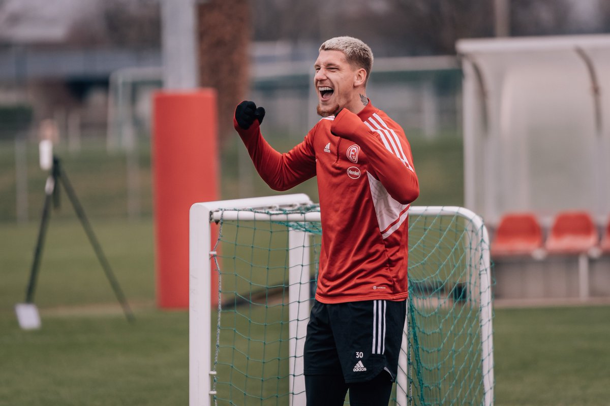Wenn du merkst, dass Du am Freitagabend endlich wieder vor Deinen Fans spielen darfst 😍😍😍

#f95 | 🔴⚪️ | <a href="/Jordydewijs4/">Jordy de Wijs</a>
