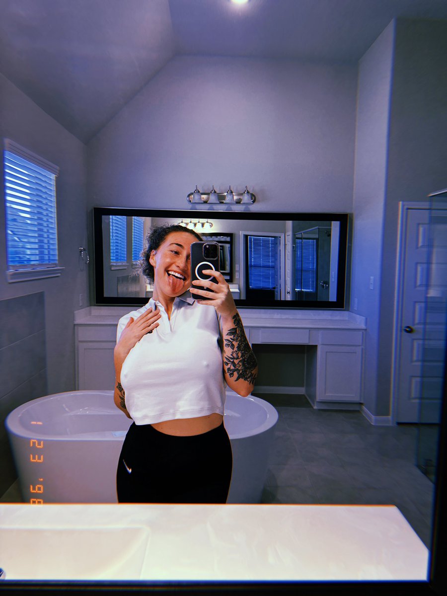 Karlye Taylor on Twitter: “Say hello to my new bathroom🥰”