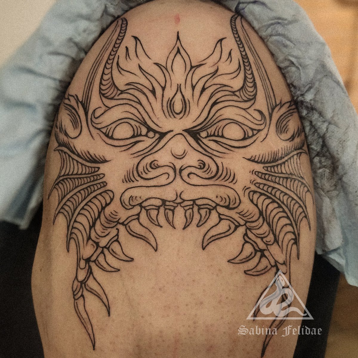 FelidaeSabina's tweet photo. Primer sesión de proyecto de manga.
Muchas gracias por la confianza 🔥
Citas y cotización envía DM ✨
.
.
.
.
.
.
#SabinaFelidae #engravingtattoo #etchingtattoo #woodcuttattoo #medievalcreatures #medievaltattoo #helltattoo https://t.co/WQgZTqIIhF