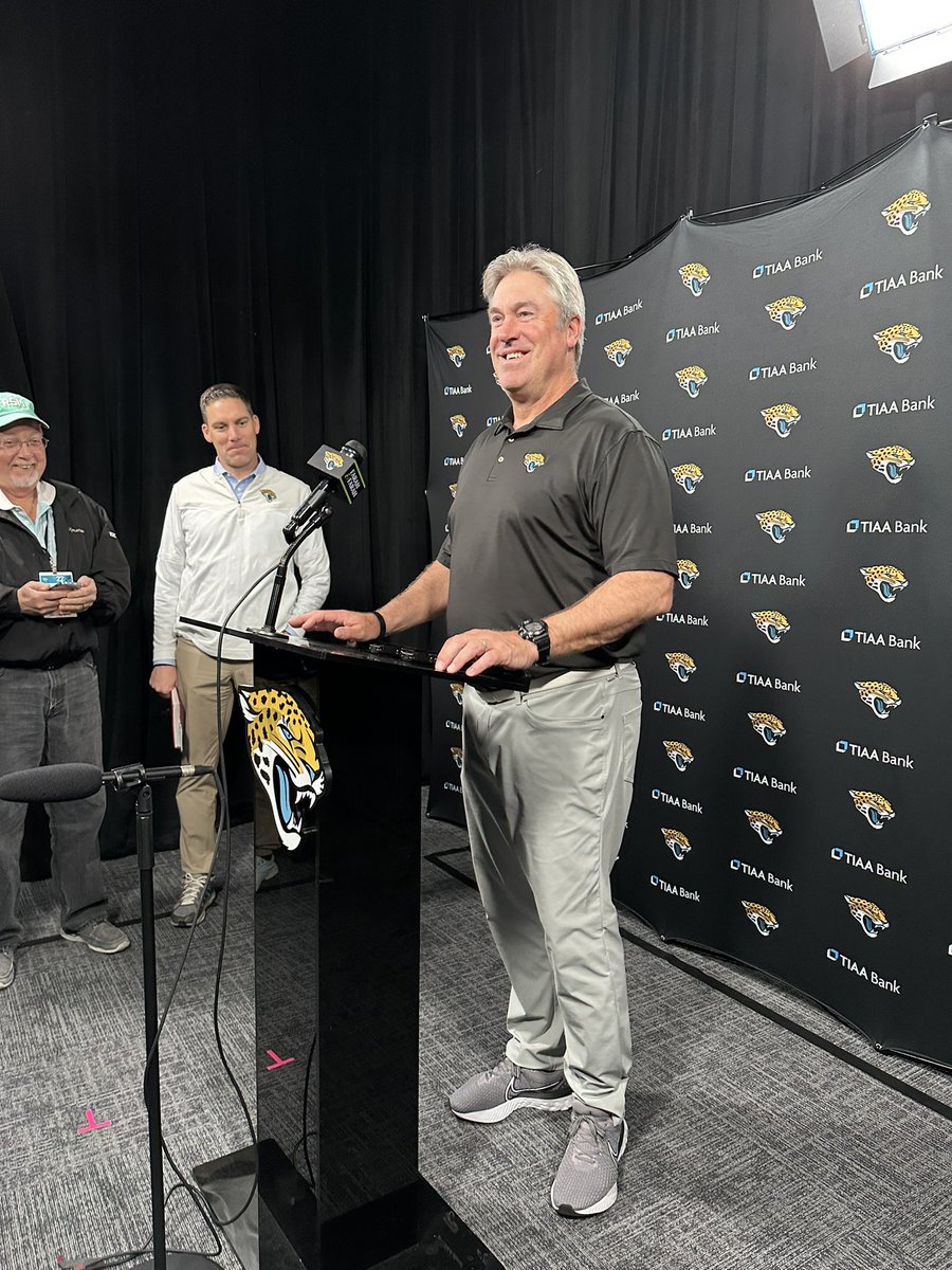 For one final time this season (and in business casual attire!) 

#MondaysWithDoug