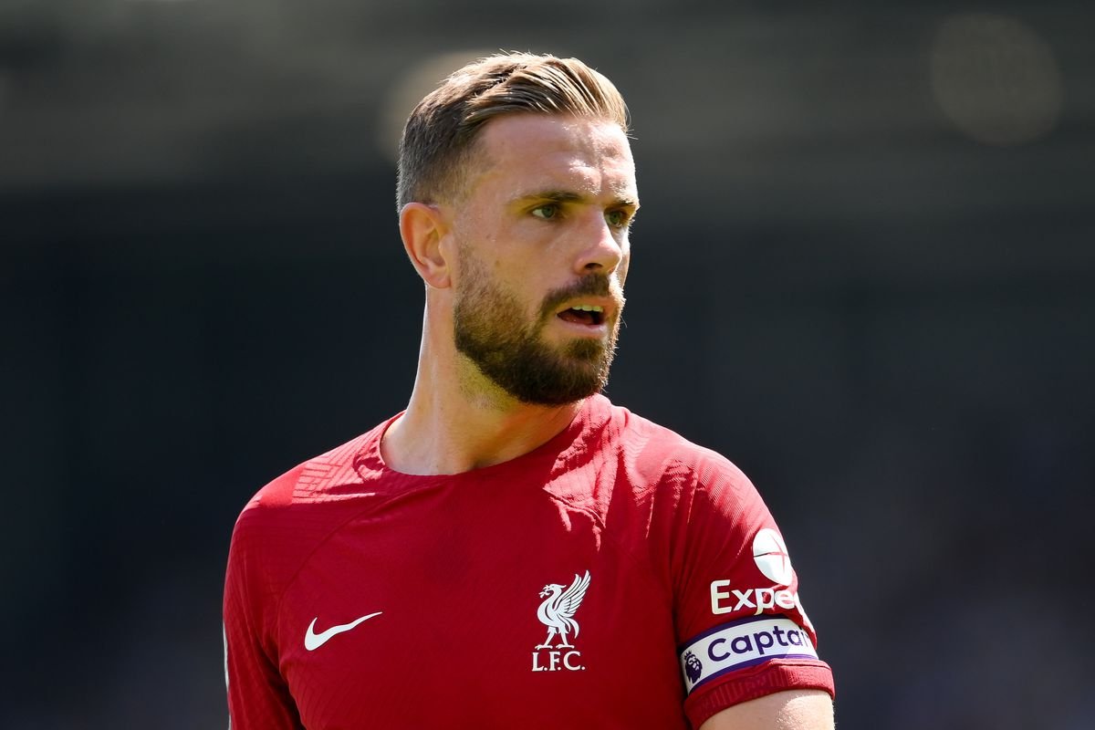 AnfieIdWatch's tweet photo. 🚨NEW : Liverpool would rather offer Jordan Henderson a 3-year extension than spend more than 100 million on Jude Bellingham as Klopp sees him as a crucial player in the upcoming seasons [@_pauljoyce - the times] https://t.co/W7OW26Yjg0