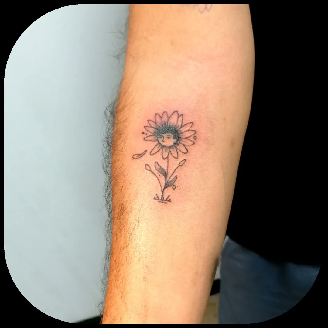 🌻 Stranger Tattoo 🌻 #ink #inked #inkedboys  #tattoolovers #lovetattoo #lovetattoing #tattooing #tattooline #linetattoo #lineworktattoo #tatuajelinea #florestattoo #flortatuajes #tatuajeflores #tatuajeflor #flowertattoo #strengerthings #strengertattoo
