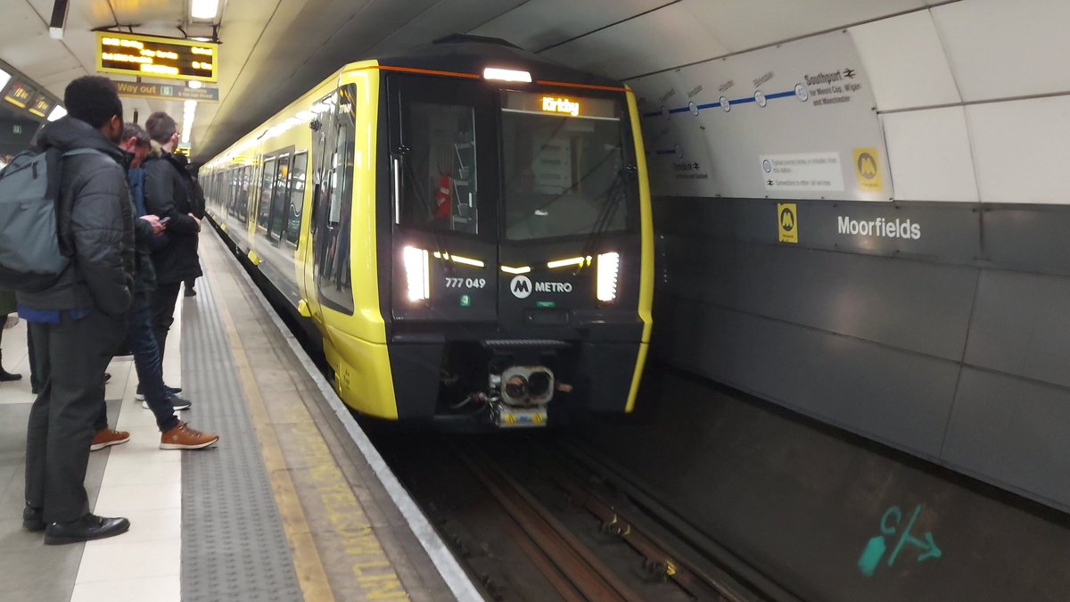 Merseyrail you've redecorated! I like it!

#Merseyrail #Class777 #NewTrains