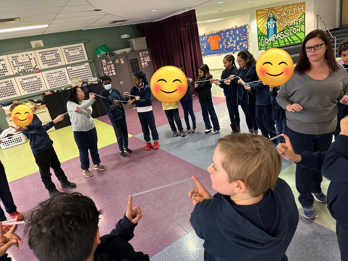 MSeraficoTweets's tweet photo. Grade 4/5 work on their problem solving and cooperative skills! Thank you @tarabennett77 for the fun activity! @olftcdsb https://t.co/6zjdN7N1q0