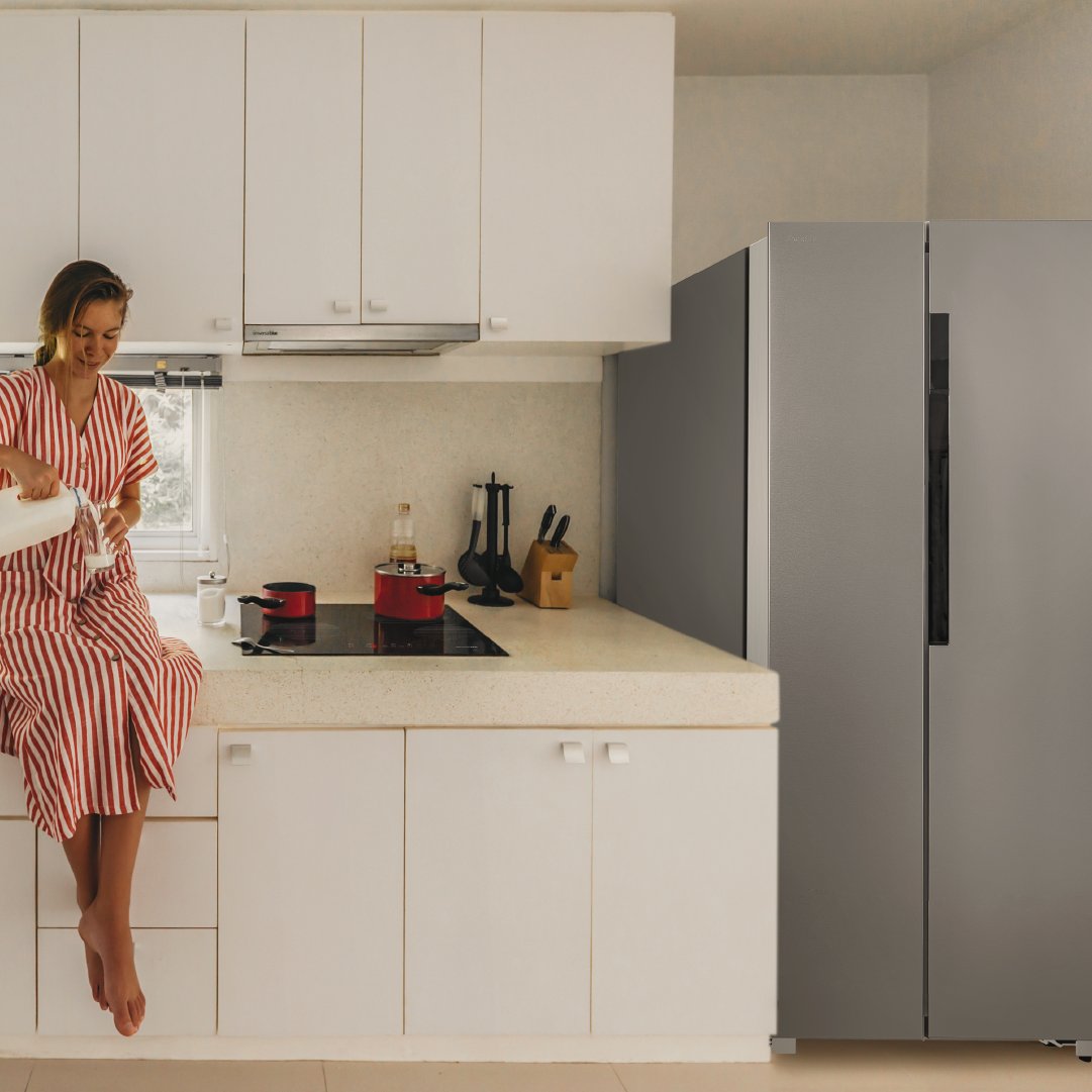 universalblueEs's tweet image. ¿Qué os parece la combinación de muebles blancos y electrodomésticos en inox? 😍

#UniversalBlue #SoulTechnology #WeAreTheNewGeneration #Frigorífico #Americano #Cocina #Electrodomésticos