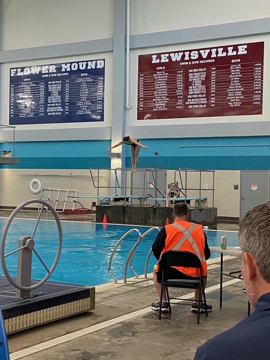 Hebron diver Jane Song had a strong 8th place finish at the district meet this weekend. Congrats to Jane! <a href="/Hebron_HS/">Hebron High School</a> <a href="/LISDsports/">Lewisville ISD Athletics</a>