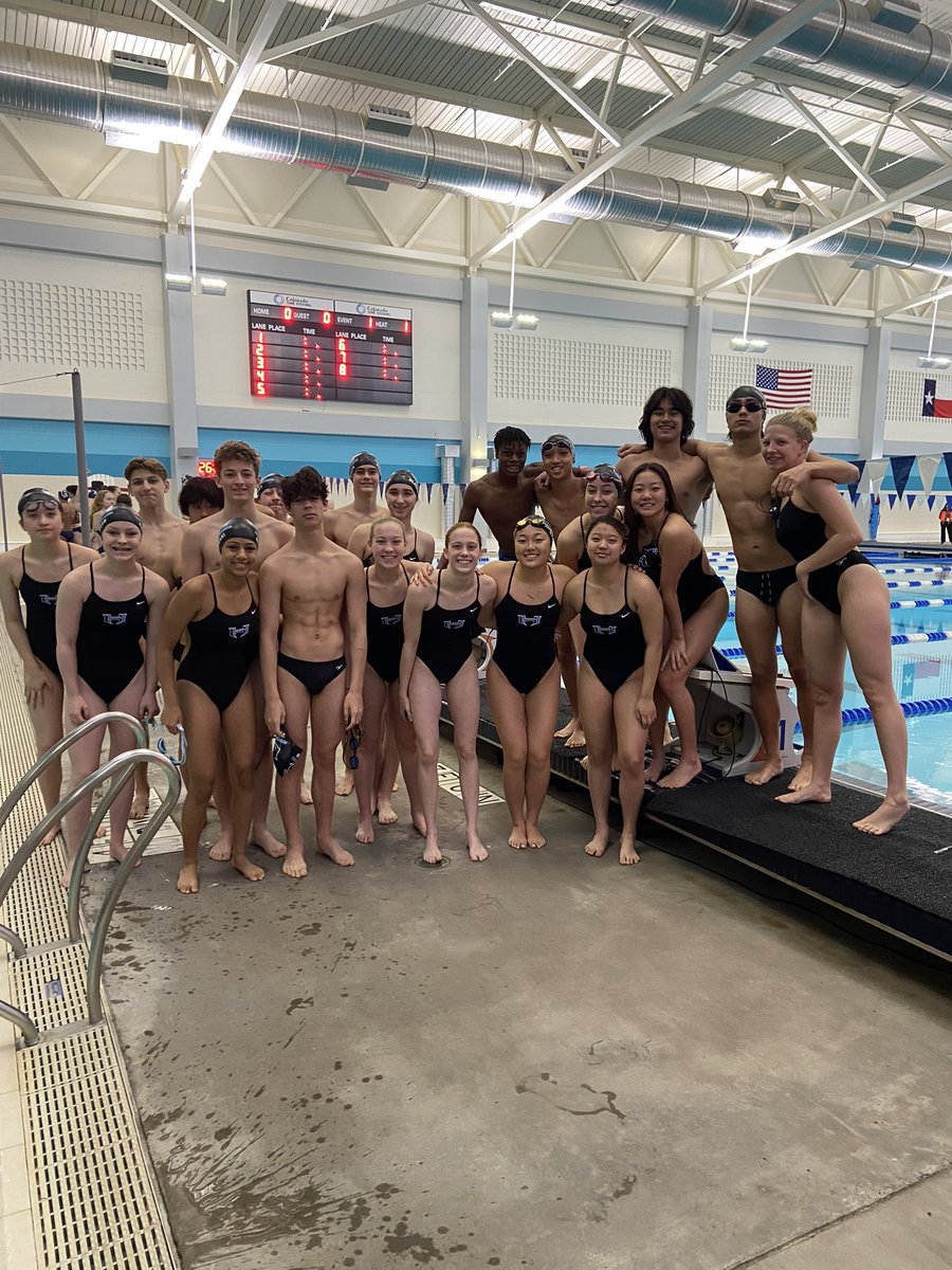 Hebron Swim had 4 relays qualify for the regional meet! Men’s 400 freestyle, Women’s 400 freestyle, Women’s 200 medley, and Women’s 200 freestyle. Congrats to all swimmers on a great district meet!
<a href="/Hebron_HS/">Hebron High School</a> <a href="/LISDsports/">Lewisville ISD Athletics</a>