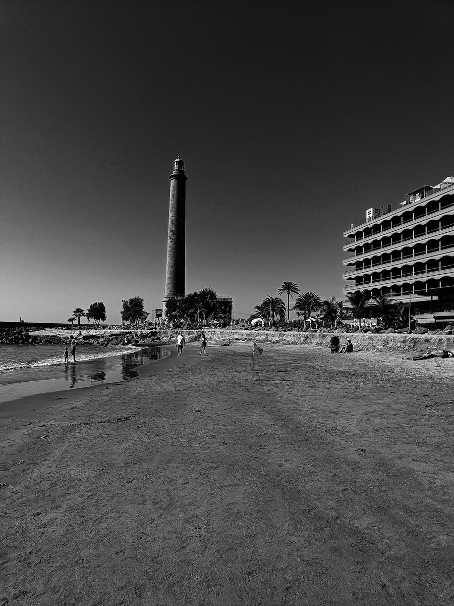 Faro de Maspalomas 
#playa #beach #faro #lifestyle 
#bnw_rose #bnw_zone #bnw_legit #bnw_of_our_world #streetblackandwhitephotos
instagram.com/p/Cnw_-S6rCQf/…