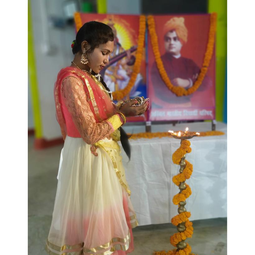 NilamKumariRaj1's tweet photo. Dancer's come and go in the 
                   ~twinkling of an eyes 👀 ☺️~But the dance lives on❤️

#DancingOnIce 
#kathakdancers
#dancingfloor
(⁠◍⁠•⁠ᴗ⁠•⁠◍⁠)⁠❤ https://t.co/jxJYZcCOye